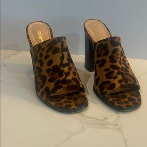 Leopard Print Open-Toe Block Heel Mules - Women
